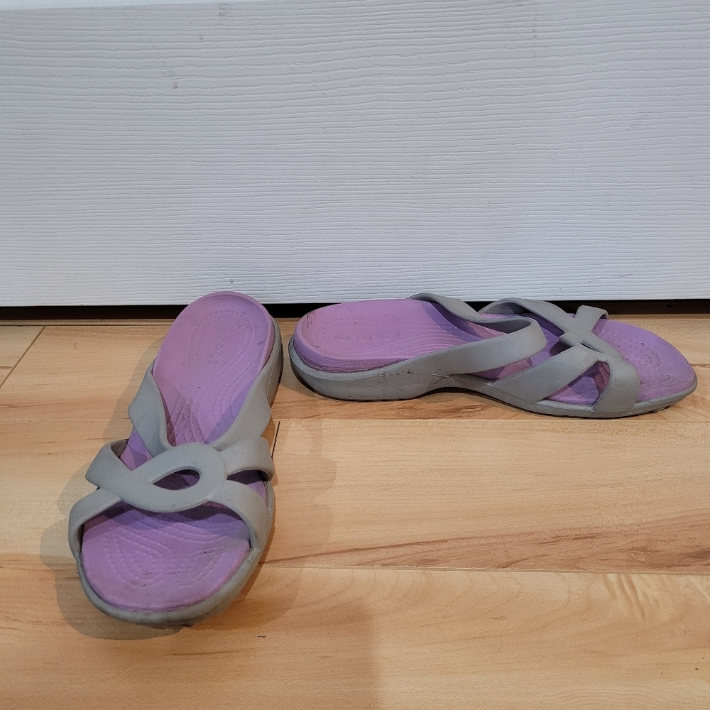Crocs women's size 7 purple and grey sandals